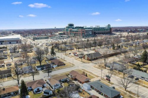 1735 Oneida St, Green Bay, WI 54304-3841