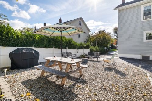 24 Hilton Ave, Maplewood NJ  07040-2921 exterior