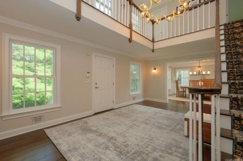 7 Sleepy Hollow Rd, Chappaqua, NY 10514-1411