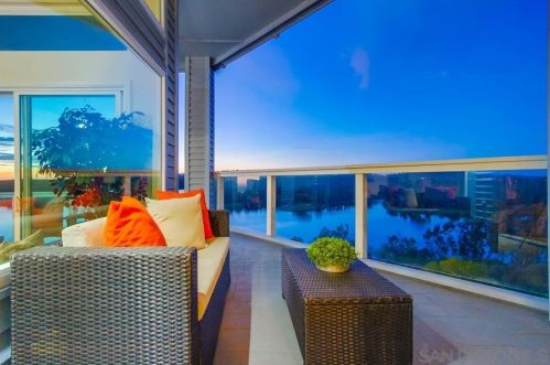 11026 Caminito Vista Pacifica, San Diego CA 92131-3301 exterior