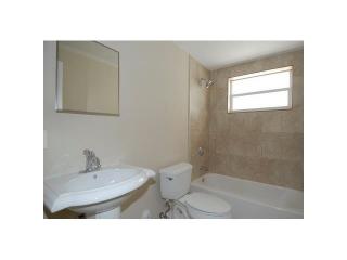 940 Bay Dr, Miami FL  33141-5617 exterior