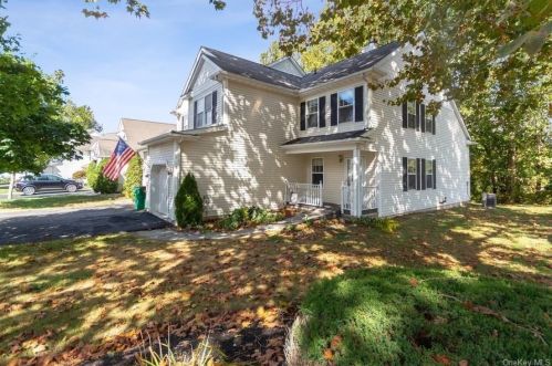 31 Osborne Gln, Poughquag, NY 12570-5563