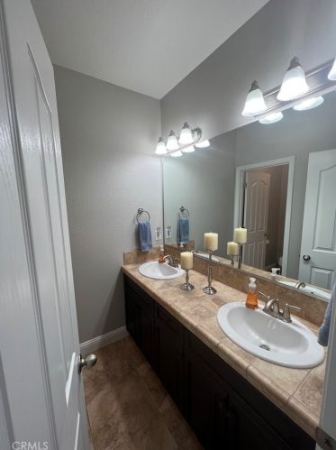 2363 Pinehurst Ave, Fresno CA  93730-5950 exterior