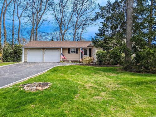 25 Washington Ave, Miller Place, NY 11764-2520