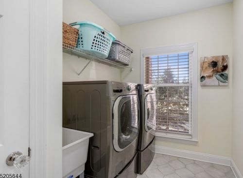 409 Beverwyck Rd, Parsippany NJ  07054-1537 exterior