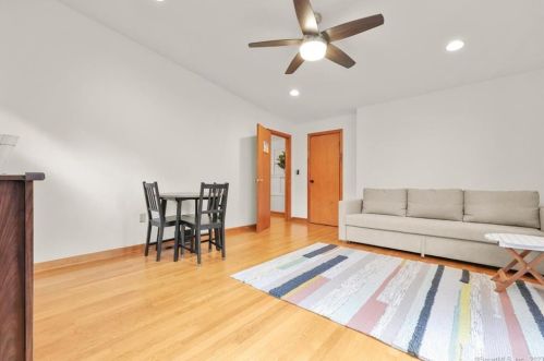38 Hemlock Trl, Bridgeport CT  06611-3343 exterior
