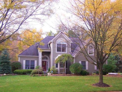 1040 Poppy Hills Dr, Blacklick, OH 43004-8573