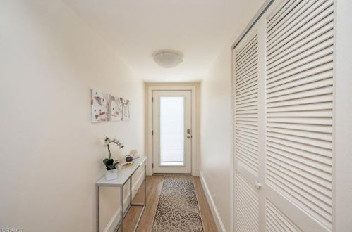416 Broad Ave, Naples, FL 34102-7180