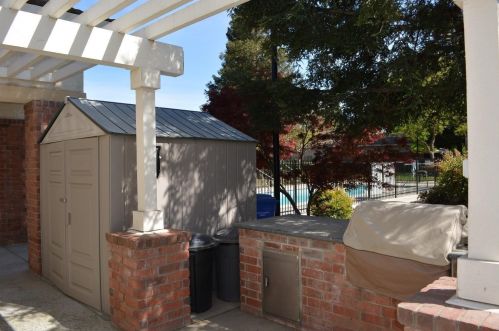 3387 Four Seasons Dr, Turlock CA  95382-9713 exterior