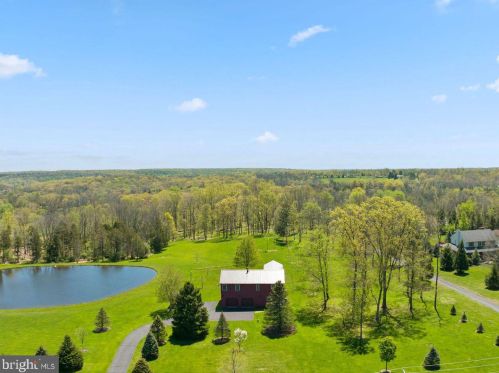227 Dark Hollow Rd, Pipersville, PA 18947-9319