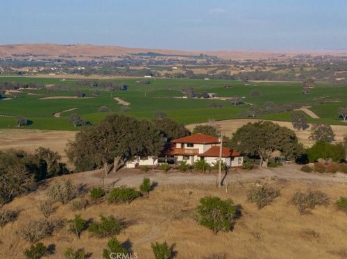 3310 Neal Spg Rd, Templeton CA  93465-9636 exterior