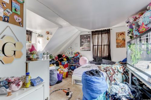 230 Urban Ave, Westbury NY  11590-3851 exterior