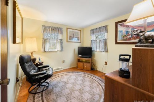 10 Lee Dr, Lyme CT  06371-2111 exterior