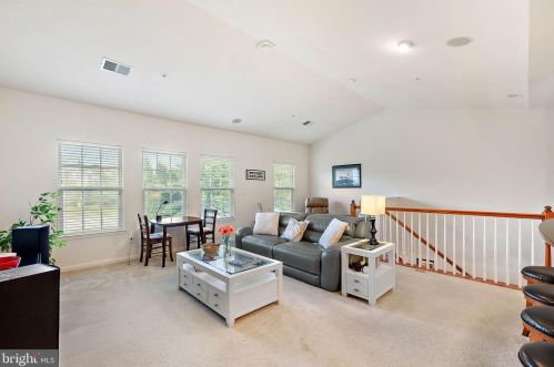 5 Eagle Ln, Glen Mills, PA 19342-3378