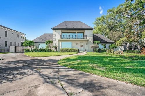 3540 Miramar Dr, Morgans Point, TX 77571-2111
