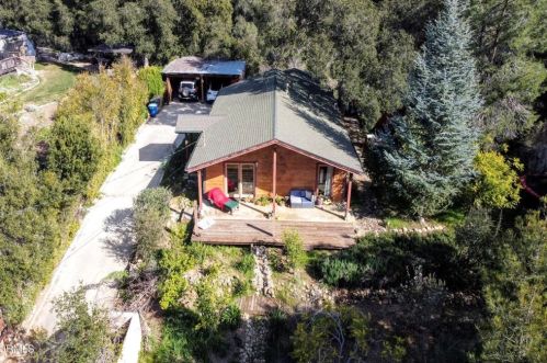 160 Ojai Dr, Oak View, CA 93022-9635