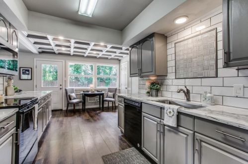 1001 Meadow View Cir, Richardson TX  75080-2932 exterior