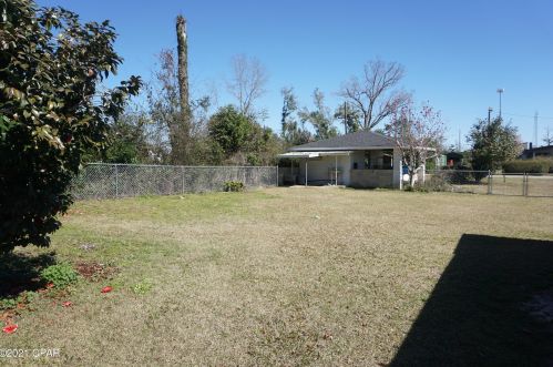 4334 7th Ave, Marianna FL  32446-2037 exterior