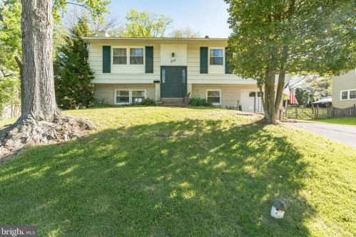 813 Yorktown St, Lansdale, PA 19446-3134