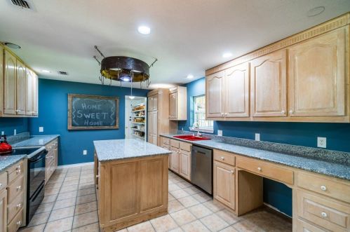 1511 Walnut Grv Rd, Midlothian TX  76065-4749 exterior