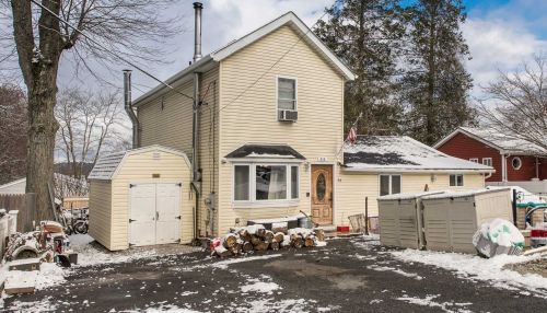 55 Circle Rd, Mahopac, NY 10541-1201