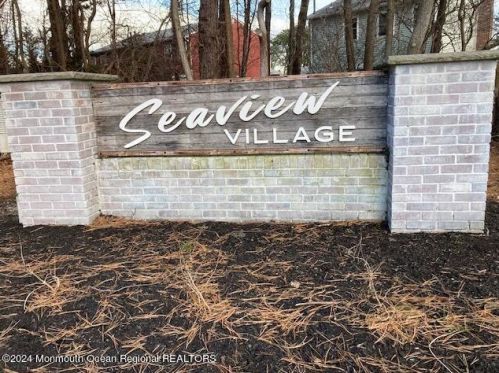52 Jetty Ct, Bricktown, NJ 08723-7225