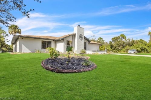 401 Maple Ave, Lehigh Acres FL  33972-4001 exterior