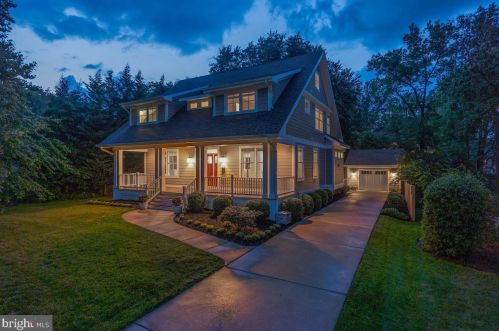 518 Spring St, Falls Church, VA 22046-2815
