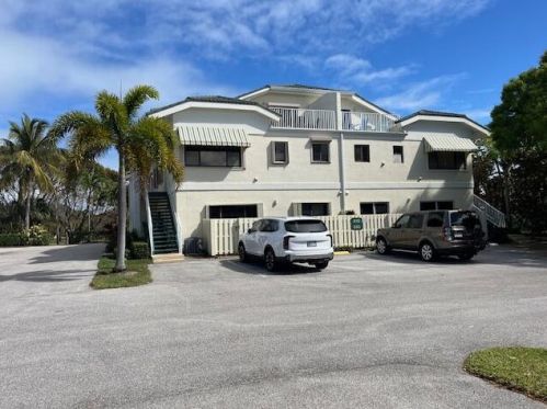 820 Bella Vista Ct, Jupiter, FL 33477-5562