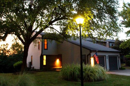 912 Dry Valley Ct, Covington, KY 41017-3610