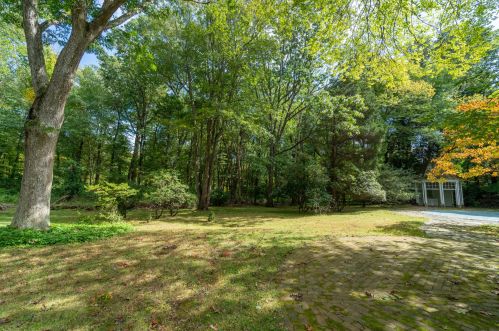 5 Father Peters Ln, New Canaan CT  06840-2215 exterior