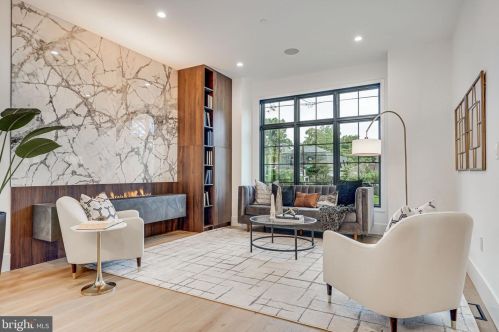 4915 Western Ave, Washington DC  20016-4319 exterior