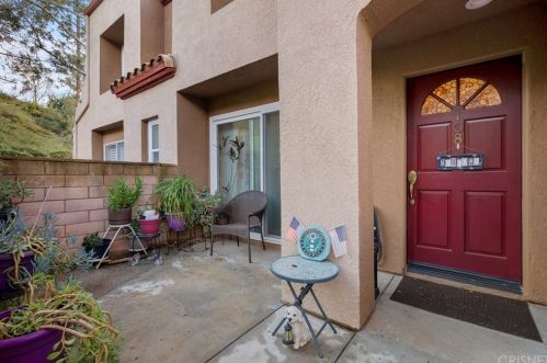 22625 Copper Hill Dr, Santa Clarita, CA 91350-4228