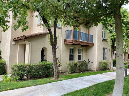 24003 Cornelia Pl, Santa Clarita, CA 91354-1866