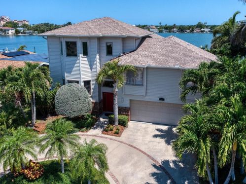 344 173rd Ave, Saint Petersburg FL  33708-1333 exterior