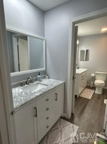 20 Bradford Dr, Old Bridge NJ  08857-3103 exterior