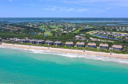 20 Beachside Dr, Vero Beach, FL 32963-9566