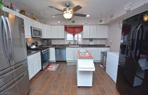 812 Kennedy Blvd, Manville NJ  08835-2148 exterior