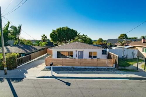 1239 Holly St, Oceanside, CA 92058-2205