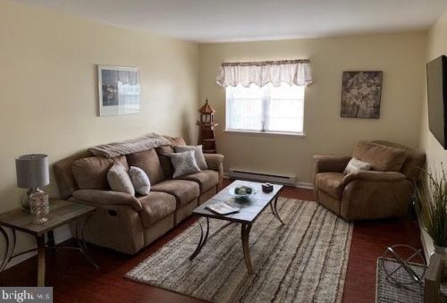 325 Green St, Lansdale, PA 19446-3665