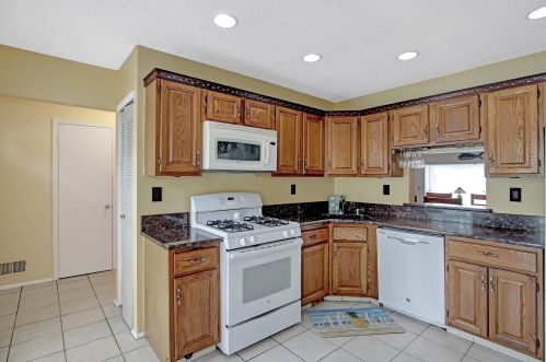 22 Citation Ct, Tinton Falls, NJ 07724-3831