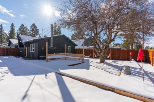 700 Country Club Blvd, Big Bear City CA  92314 exterior