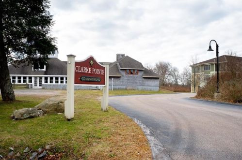 200 Clarke Rd, South Kingstown RI  02882-4544 exterior