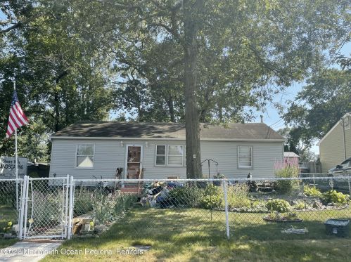 907 Cypress Ave, Bricktown, NJ 08723-5107