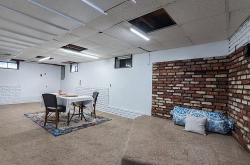 135 Brookside Dr, North Kingstown RI  02852-2005 exterior