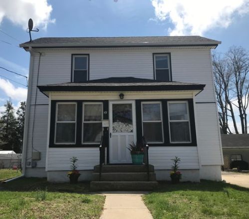 49 Sunset Ave, Tinton Falls, NJ 07701-1449