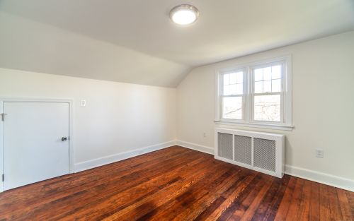 2403 Nichols Ave, Stratford CT  06614-1720 exterior