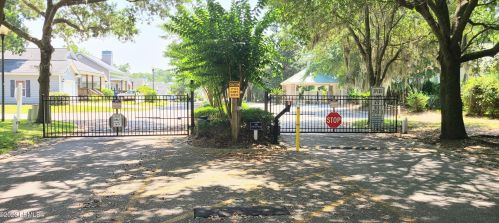 5 Wateree Ct, Beaufort SC  29902-3332 exterior