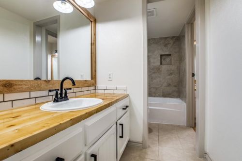 1902 Linda Ln, Richardson TX  75081-2615 exterior