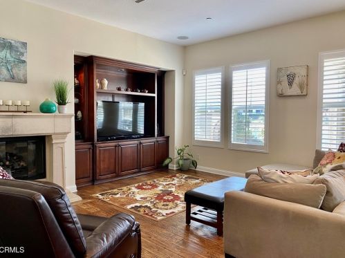 4157 Hemlock St, Oxnard CA  93035-1441 exterior